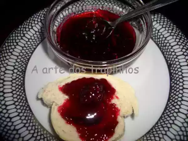 Receita E para variar ... compota de framboesa