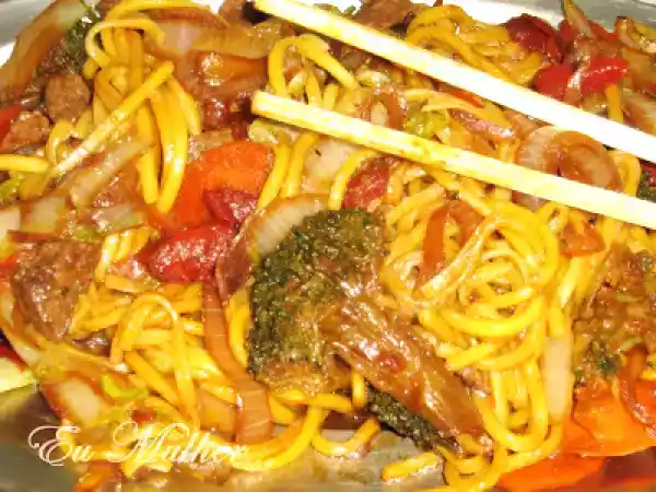 Receita Yakisoba de carne