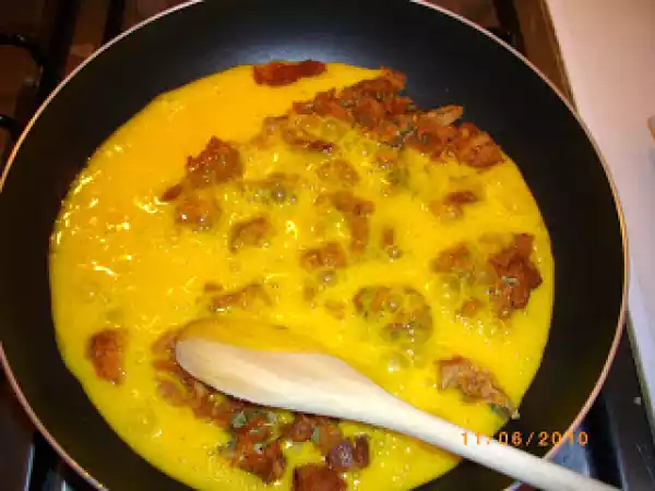 Receita Ovos mexidos com alheira