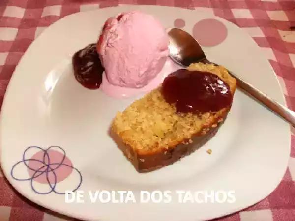 Receita Bolo de mel e amêndoa