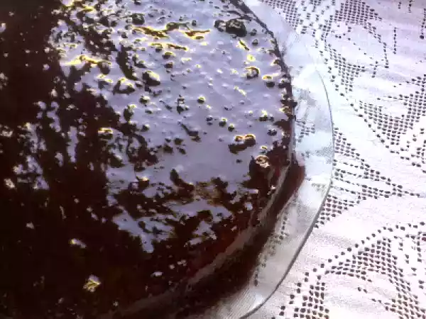 Receita Bolo de iogurte e limão com calda de amoras