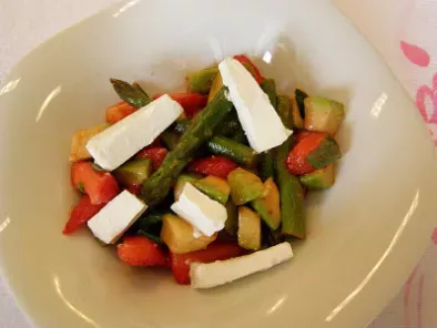 Receita Salada de morangos, aspargos e abacate
