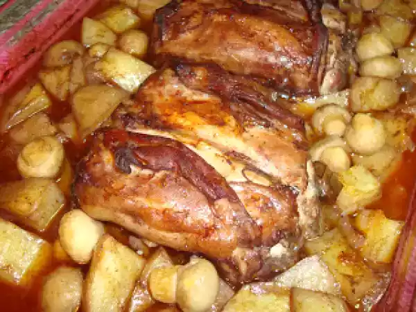 Receita Coelho no forno com cogumelos e batatas