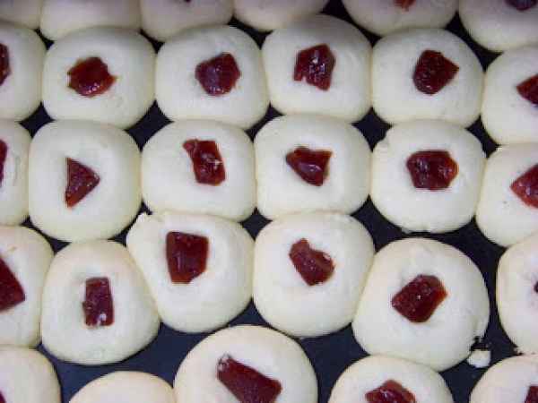 Receita Amanteigados com goiabada do formigão.