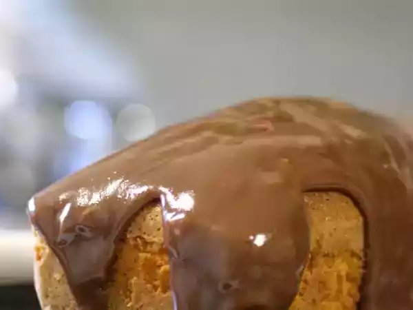 Receita Bolo de cenoura, laranja e gengibre com cobertura de brigadeiro
