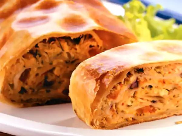 Receita Enrolado de frango com massa de pastel