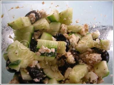 Receita Salada de Pepino com Azeitonas e Queijo Feta