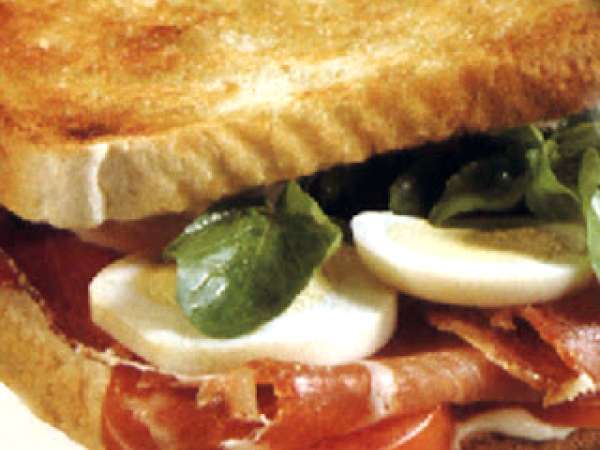 Receita Tosta de presunto, ovos e agriões