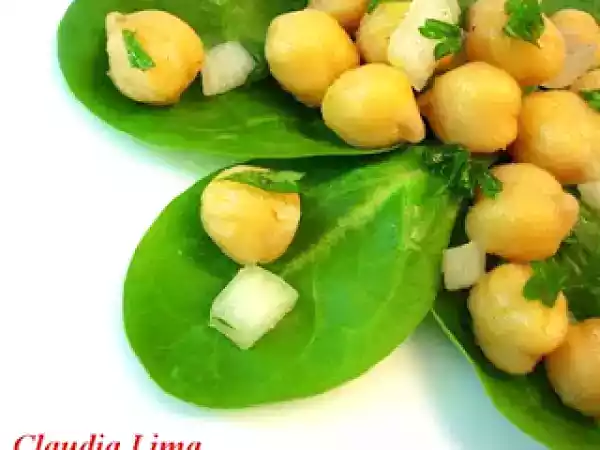 Receita Salada de espinafre e grão-de-bico