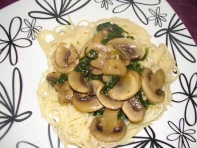 Receita Esparguete c/ cogumelos e espinafres