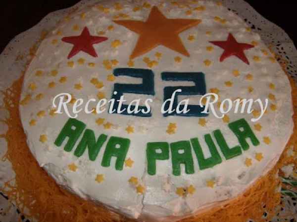 Receita Bolo de chocolate com mousse de doce de leite e nozes