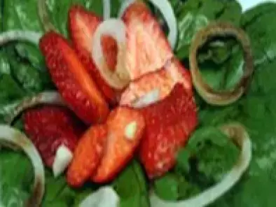 Receita Salada de espinafre e morango (vegana)