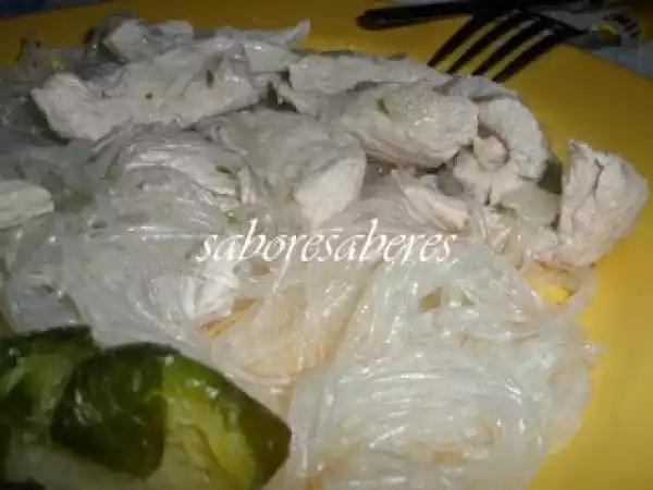 Receita Aletria de feijão manteiga com frango e leite de coco