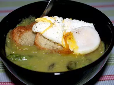 Receita Sopa de aspargos com ovo poché