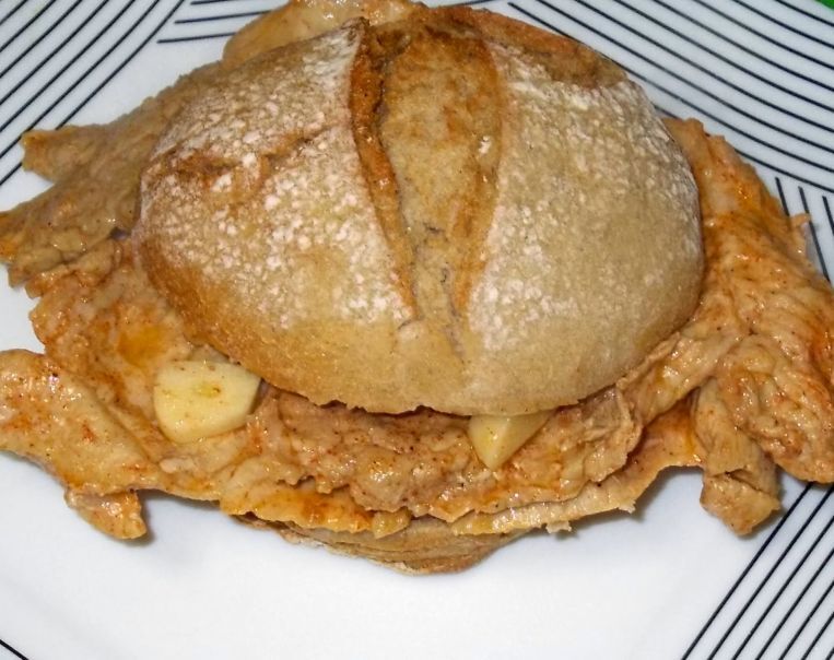 O Tempero da Nesita: Bifanas com cebolada no pão