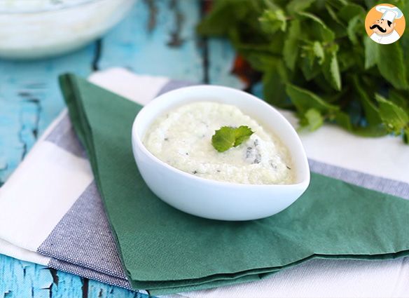 ESPETINHOS DE FRANGO COM TZATZIKI (MOLHO GREGO) – Receitas Ricas