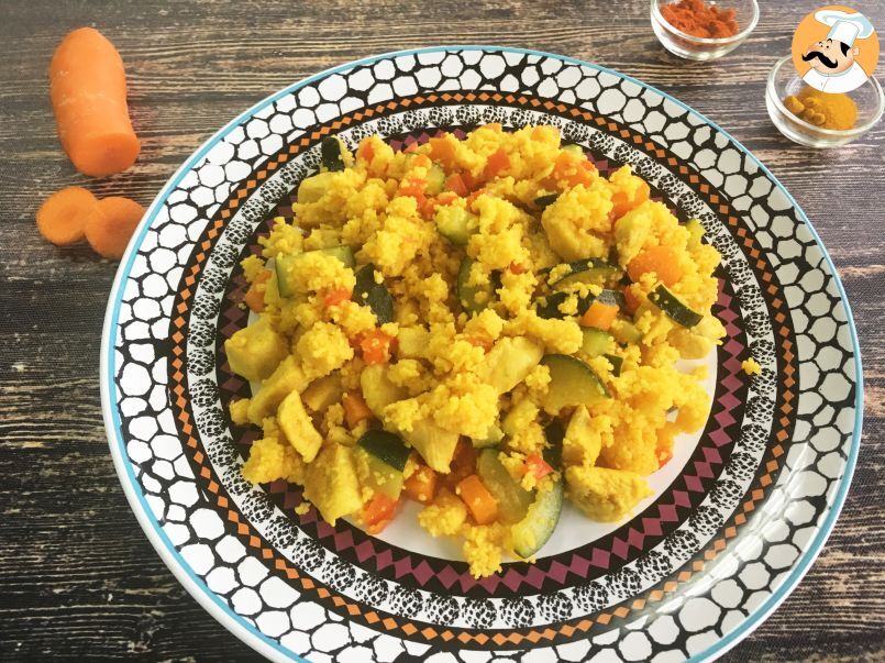 Saborosos cubinhos de frango com um mix delicioso de legumes