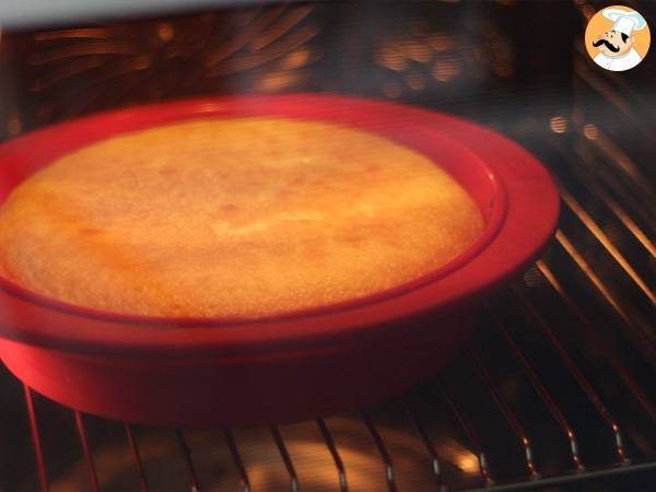 Bolo de iogurte natural, fofinho e fácil a preparar - Preparação Passo 4