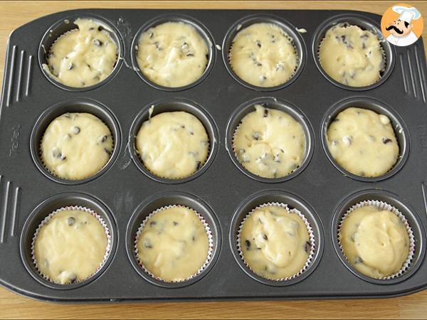 Muffins com pepitas de chocolate, receita Americana - Preparação Passo 3