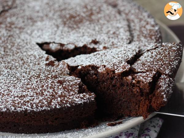 BOLO DE CHOCOLATE FÁCIL, PRÁTICO E DERRETE NA BOCA!