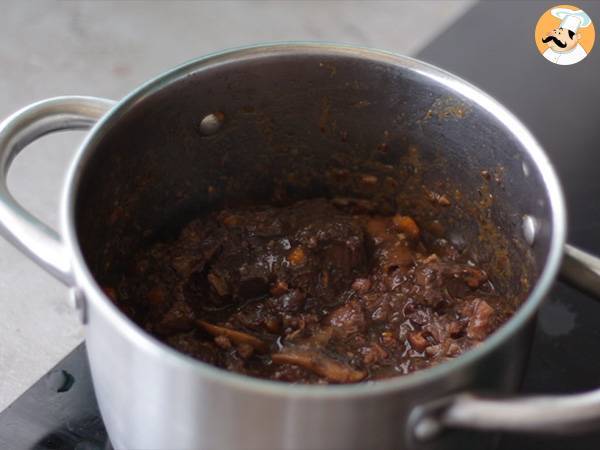 Boeuf Bourguignon tradicional: carne ao vinho estilo francês - Preparação Passo 5