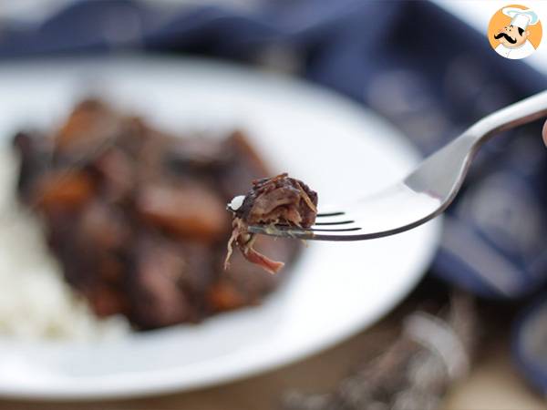 Boeuf Bourguignon tradicional: carne ao vinho estilo francês - Preparação Passo 6