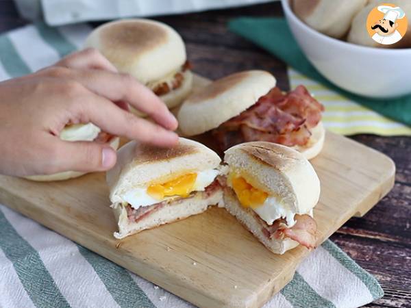 Muffins recheados com ovos e bacon - Preparação Passo 4