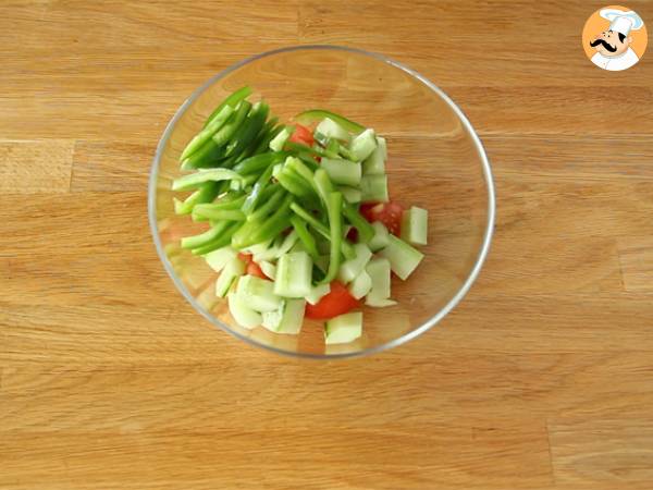 Salada grega (ou Horiatiki Salata) - Preparação Passo 1