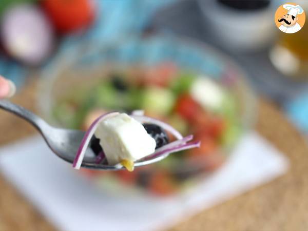 Salada grega (ou Horiatiki Salata) - Preparação Passo 4