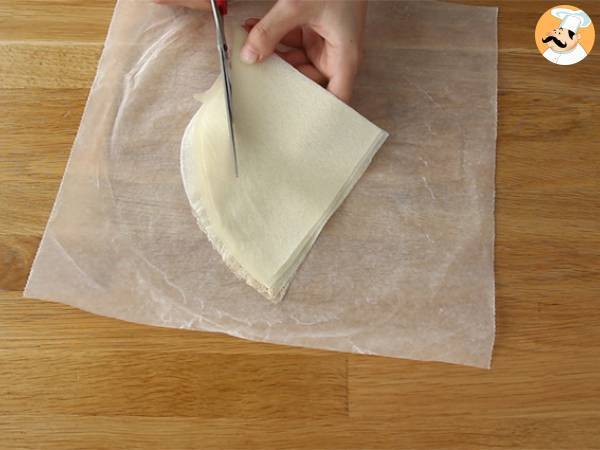 Cones de brick recheados com queijo e embutido - Preparação Passo 1