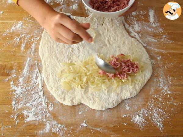 Fougasse com cebola e bacon (pão recheado francês) - Preparação Passo 4