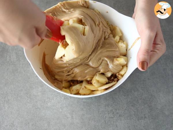 Bolo de maçã com canela e nozes - Preparação Passo 4