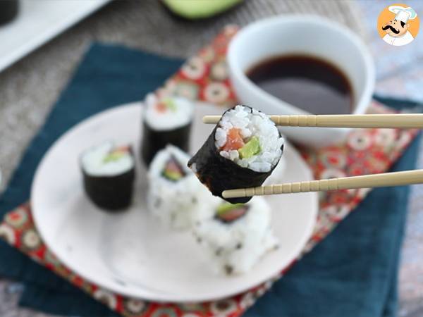 Makis de salmão defumado e abacate (clássico e Califórnia) - Preparação Passo 14