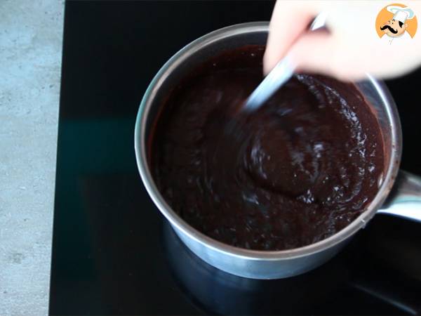 Cobertura espelhada de chocolate - Preparação Passo 2