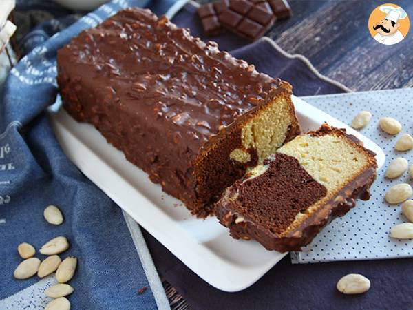 Bolo mármore com cobertura chocolate e amêndoas - Preparação Passo 11