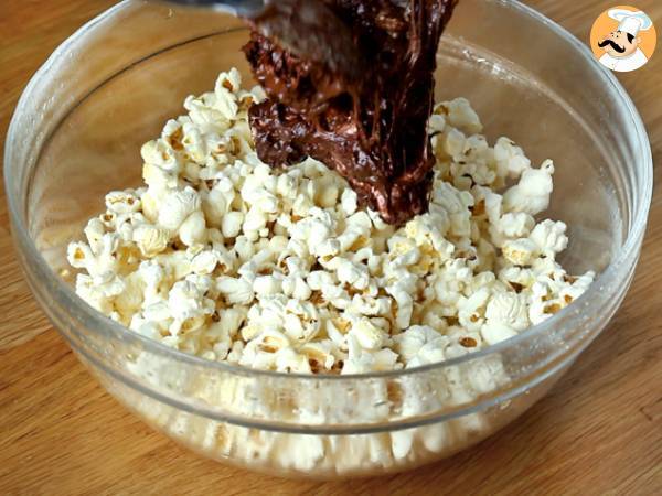 Pipoca doce de chocolate e marshmallow - Preparação Passo 4