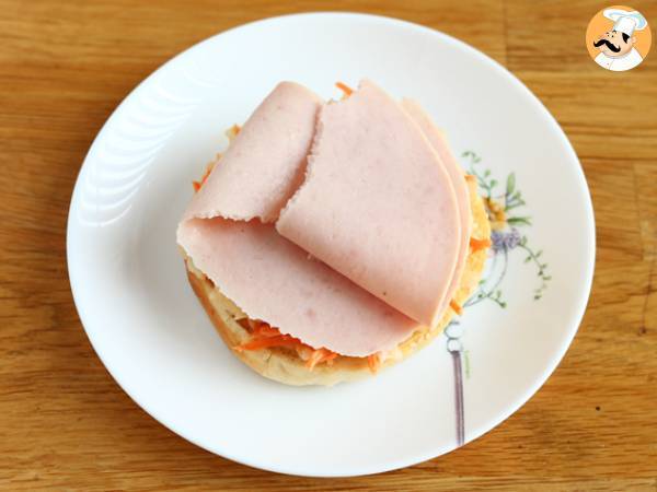 Sanduíche com peito de peru, salada e ovo - Preparação Passo 2