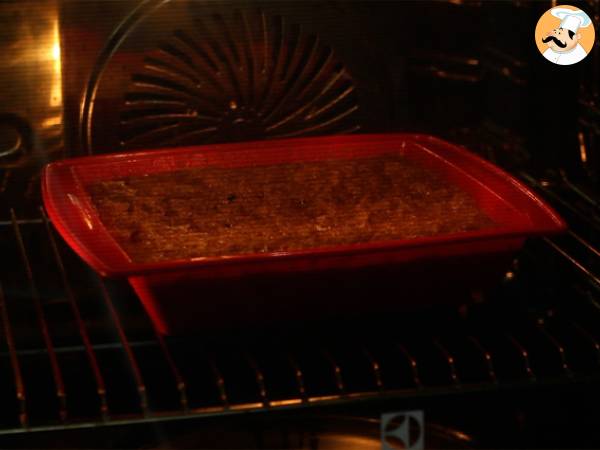 Bolo mágico de chocolate fácil - Preparação Passo 4