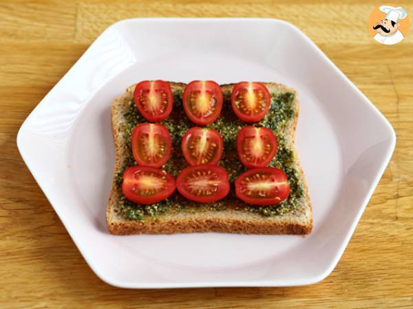 Bruschetta de pesto, tomate cereja e mozzarella - Preparação Passo 2