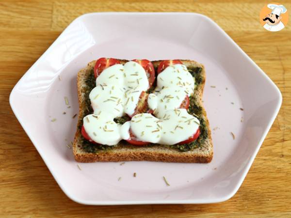 Bruschetta de pesto, tomate cereja e mozzarella - Preparação Passo 4