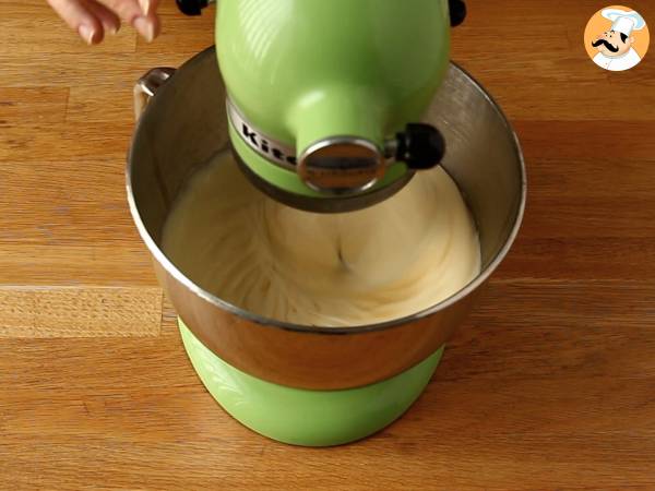 Bundt cake de Páscoa sabor limão e chocolate branco - Preparação Passo 1