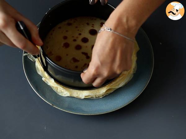 Bolo camada feito com crepes e creme tiramisu - Preparação Passo 3