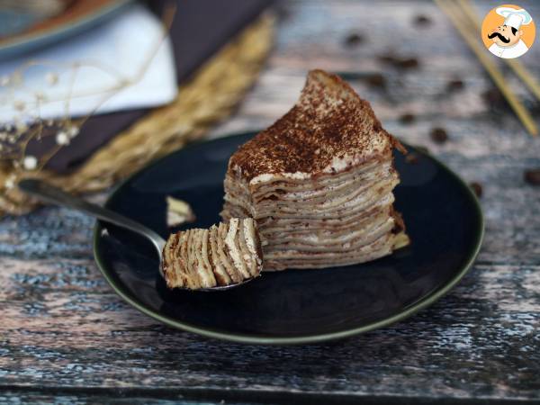 Bolo camada feito com crepes e creme tiramisu - Preparação Passo 8