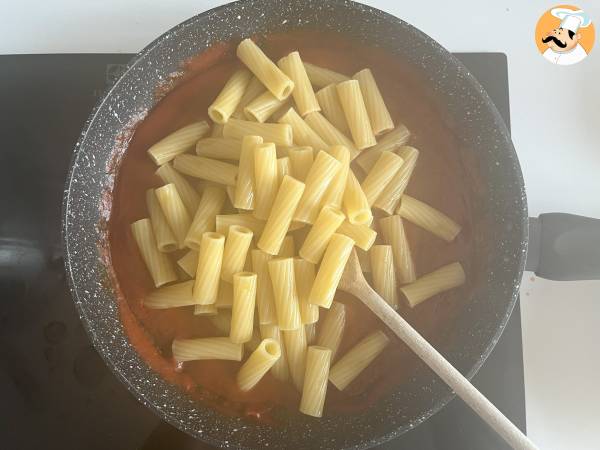 Pasta alla Norma, o prato italiano com berinjela, numa versão mais saudável! - Preparação Passo 6