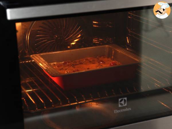 Blondie de cereja e chocolate, um bolo croquante e macio ao mesmo tempo! - Preparação Passo 5