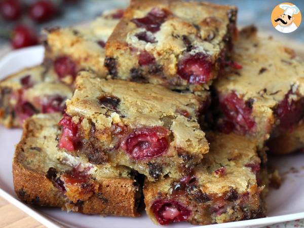 Blondie de cereja e chocolate, um bolo croquante e macio ao mesmo tempo! - Preparação Passo 6