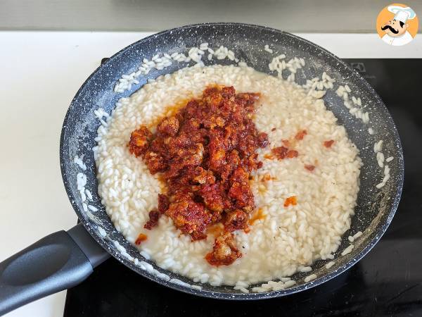 Risotto Alla 'Nduja, o arroz com linguiça e salame italiano - Preparação Passo 5