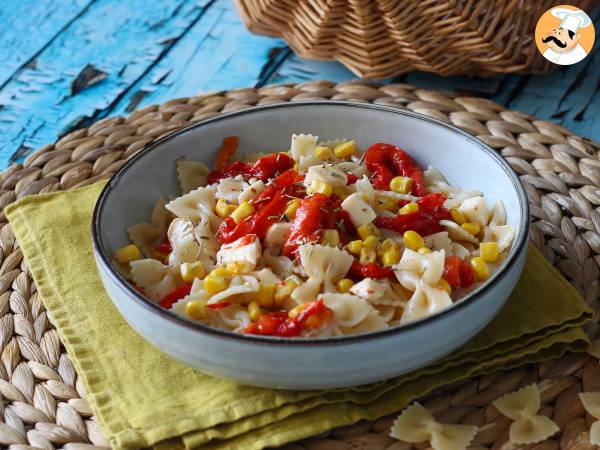 Salada de macarrão com pimento, milho e queijo mozzarella - Preparação Passo 6