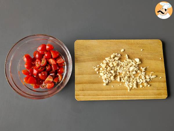 Macarrão frio com creme de abacate, amêndoas e tomate cereja - Preparação Passo 4