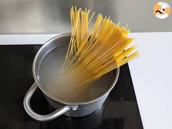 Macarrão cremoso com curgete (abobrinha) e iogurte grego - Preparação Passo 3